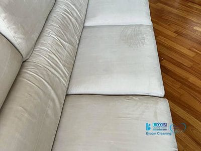 Pulizia divano ad Opera