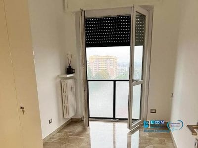 Moderna camera a Settimo Milanese, dopo le pulizie di Bloom Cleaning.